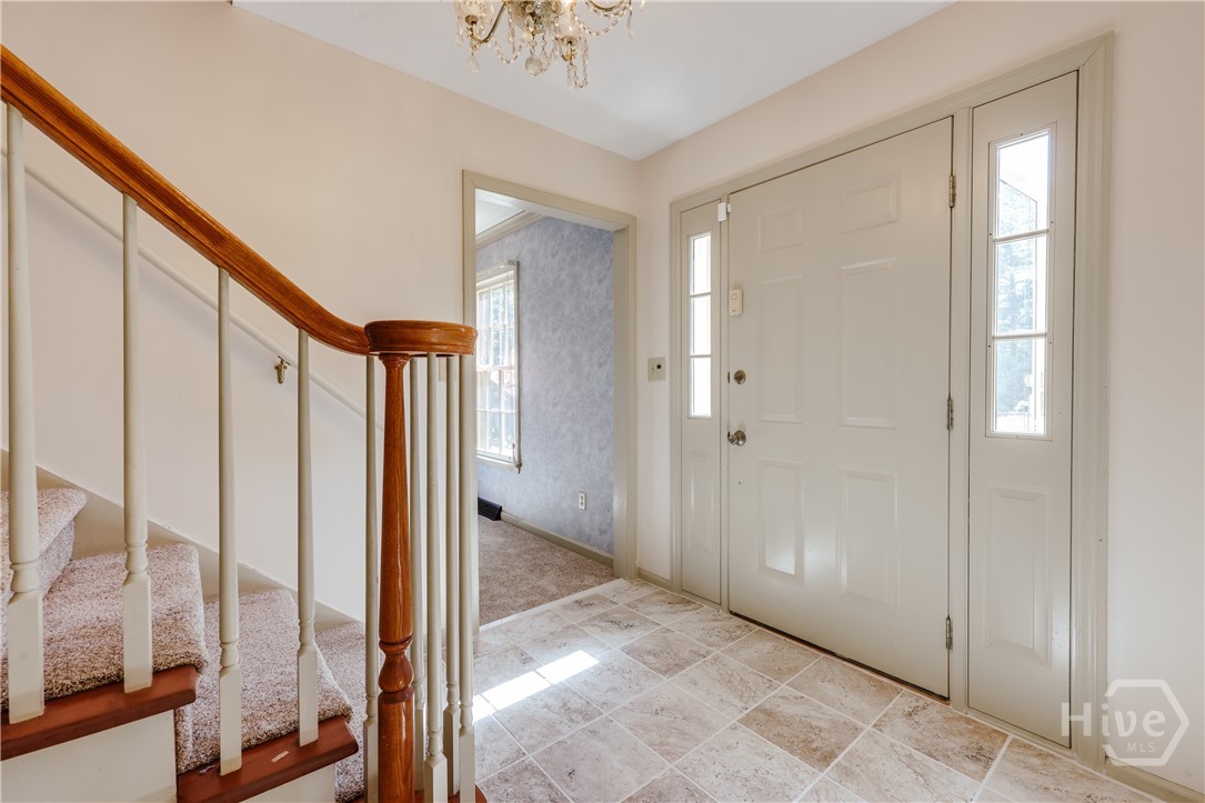 100 Robin Road Property Photo 7
