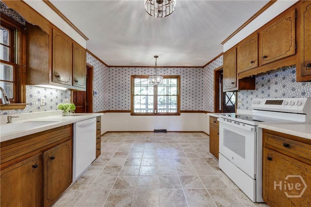 100 Robin Road Property Photo 10