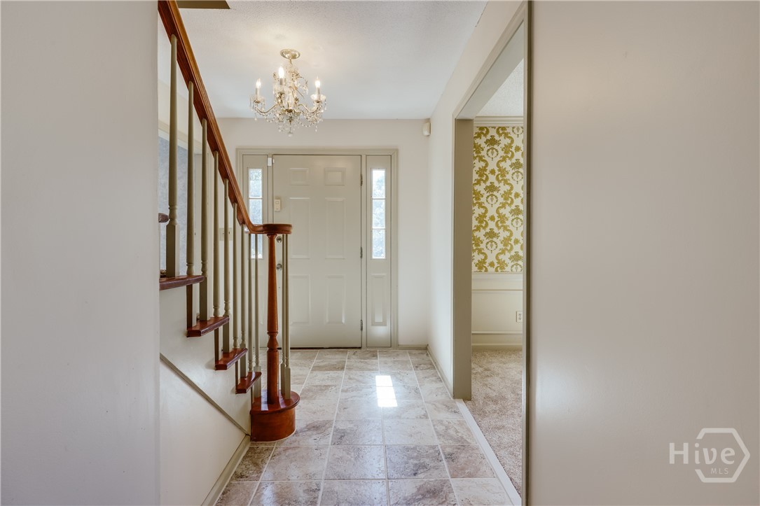 100 Robin Road Property Photo 14