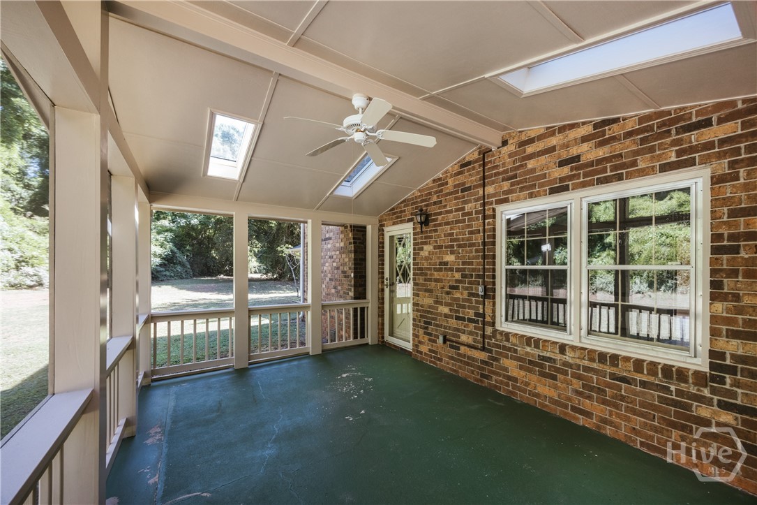 100 Robin Road Property Photo 21
