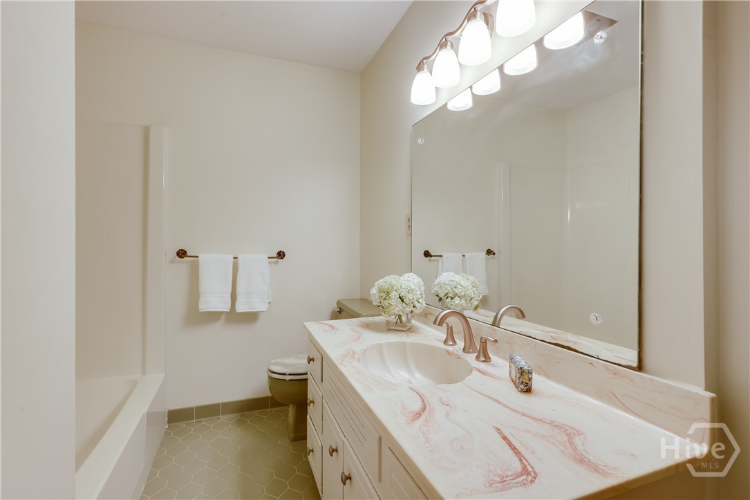 100 Robin Road Property Photo 35
