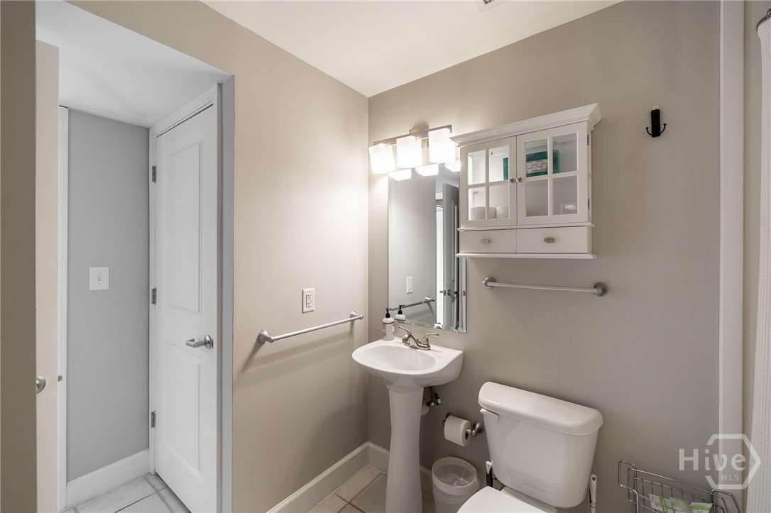 250 W Broad Street 720 Property Photo 16