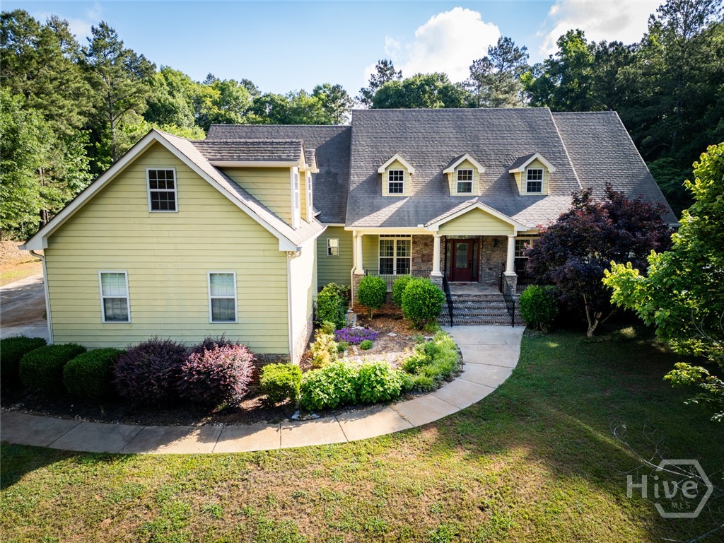 283 Creekside Drive Property Photo 2