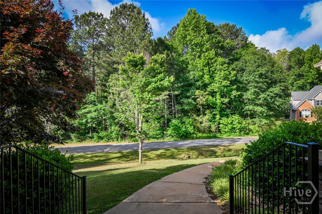283 Creekside Drive Property Photo 6