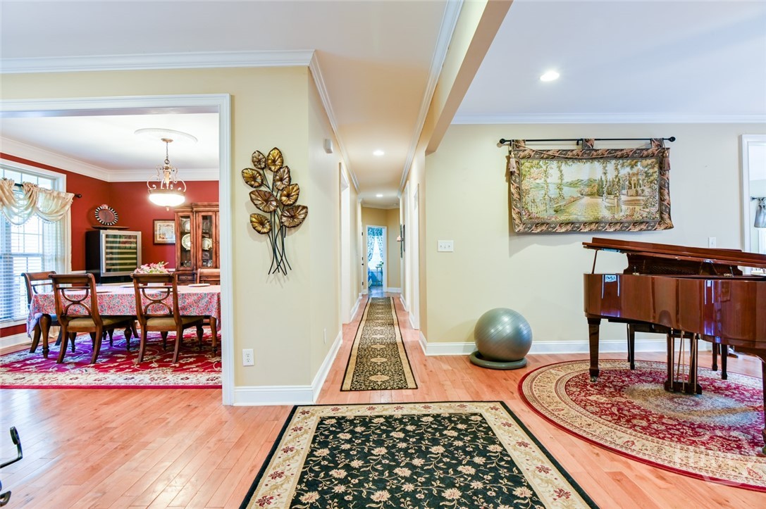 283 Creekside Drive Property Photo 13