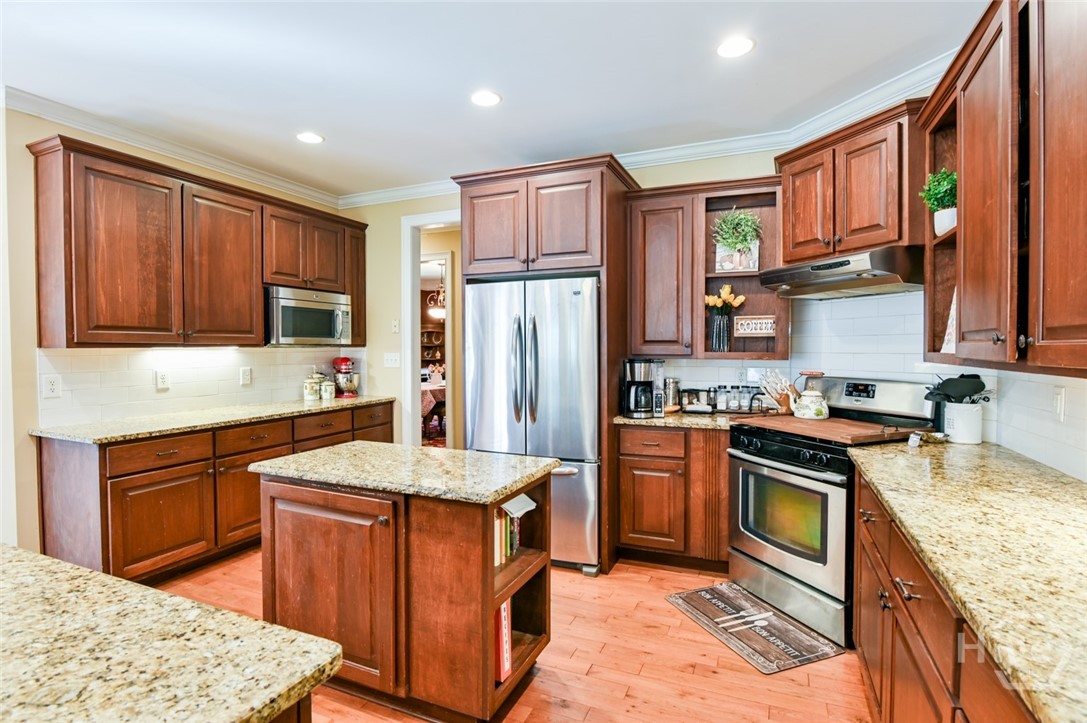283 Creekside Drive Property Photo 18