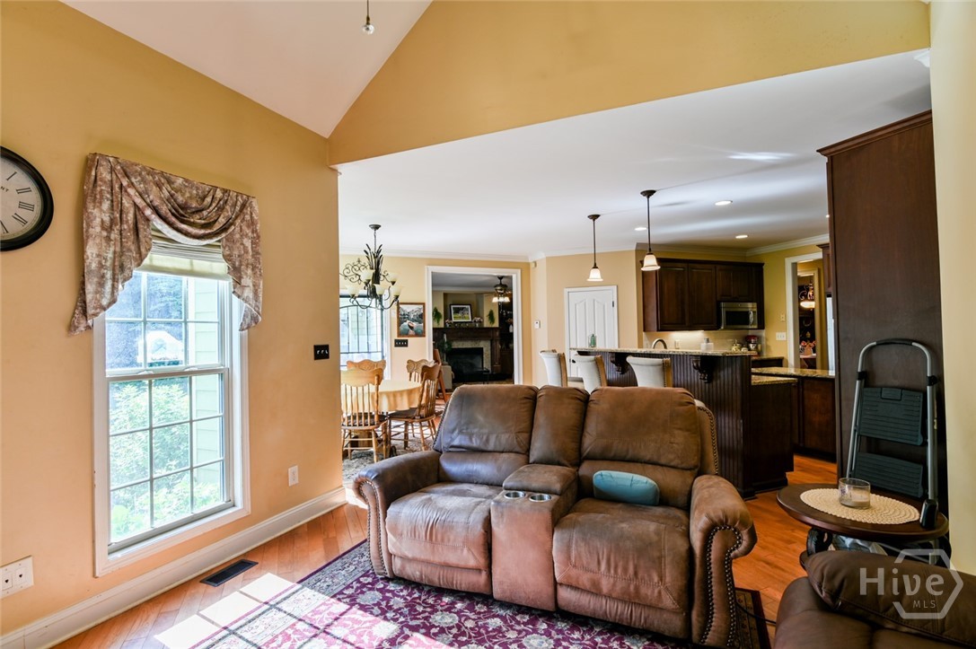 283 Creekside Drive Property Photo 22