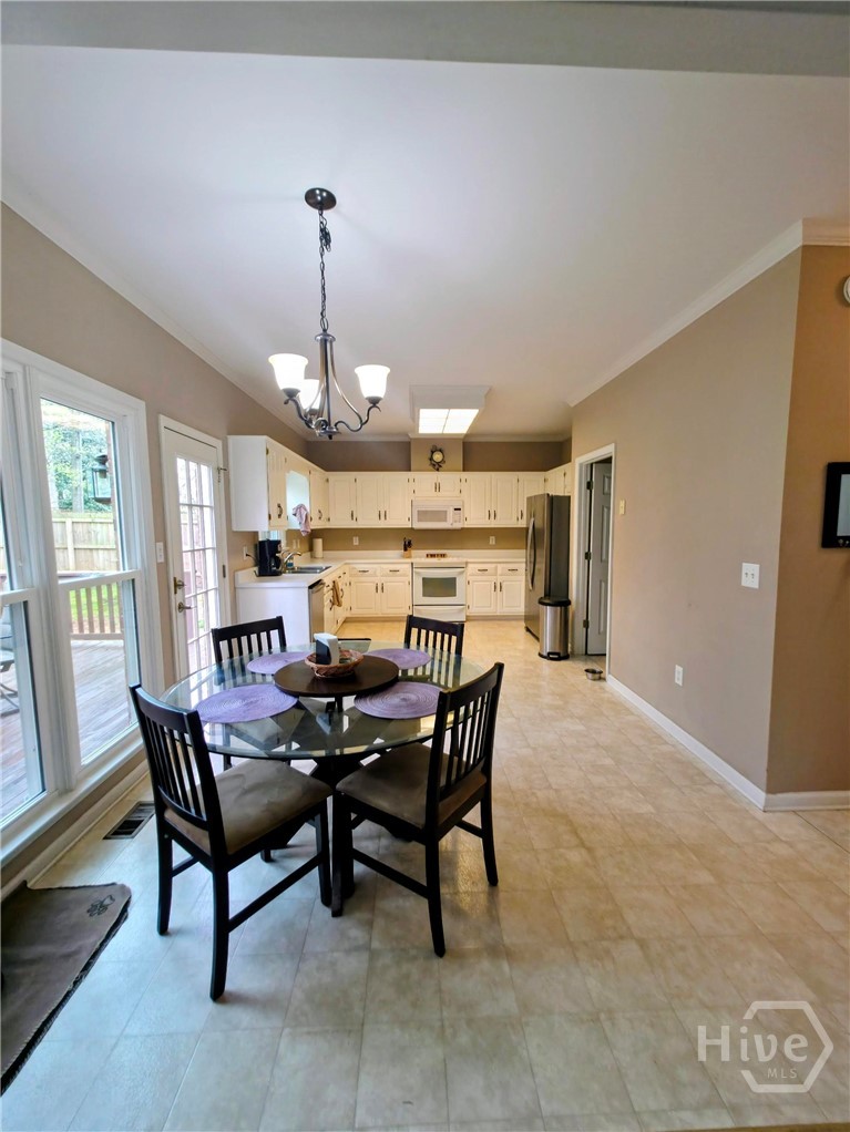 189 Ashbrook Drive Property Photo 6