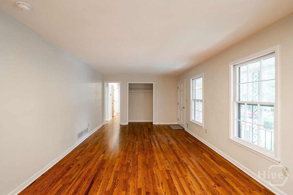 265 University Circle Property Photo 15