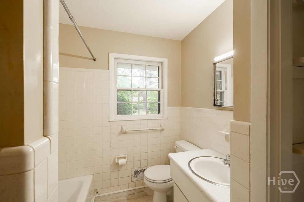 265 University Circle Property Photo 26