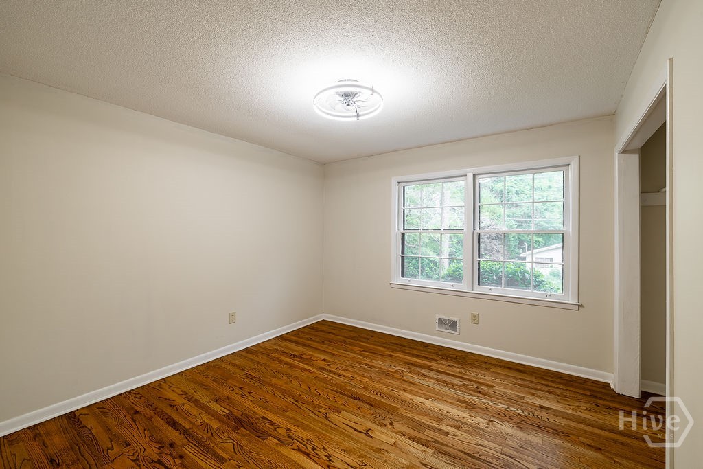 265 University Circle Property Photo 27
