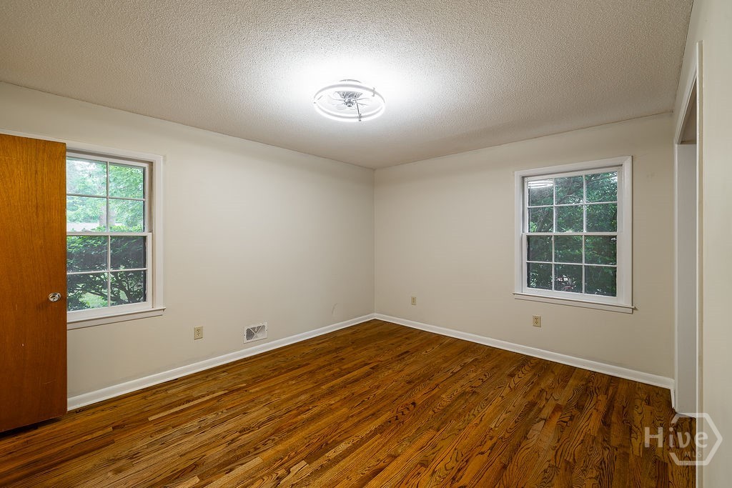 265 University Circle Property Photo 32