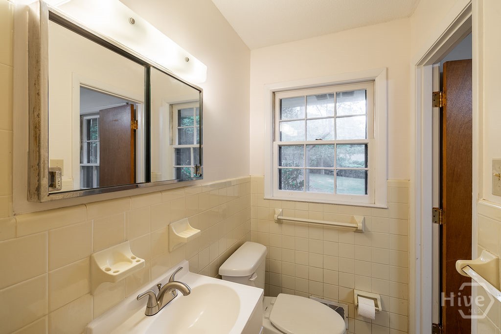 265 University Circle Property Photo 35