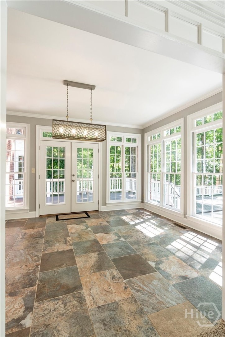 1080 Riverside Drive Property Photo 17