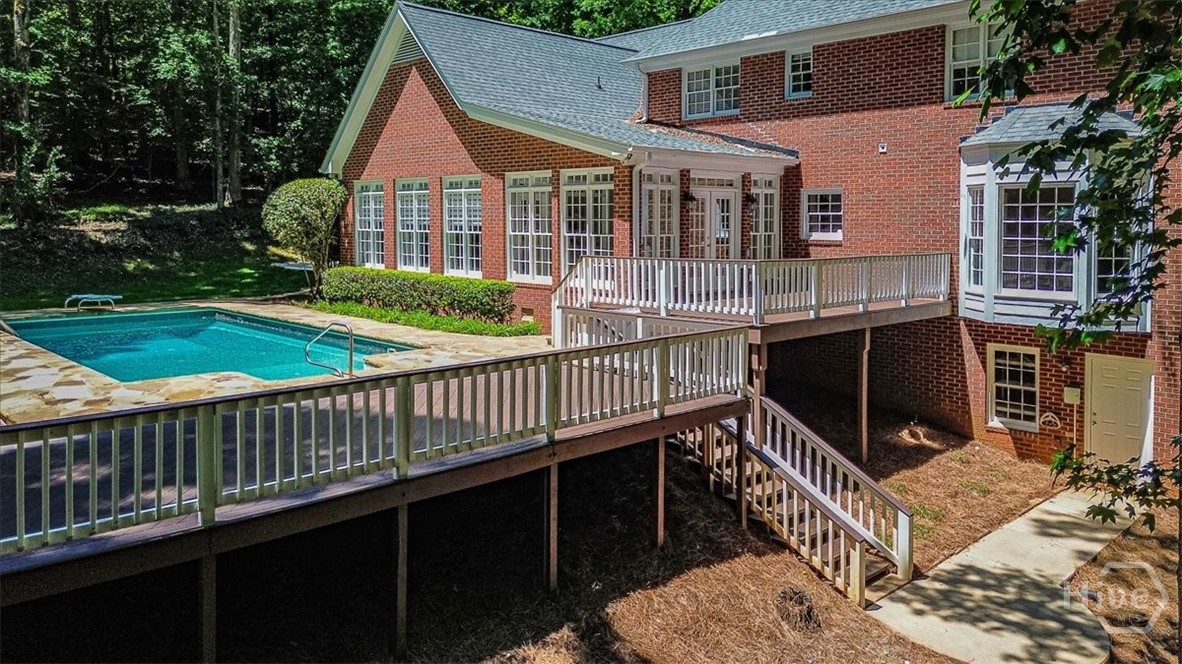 1080 Riverside Drive Property Photo 23
