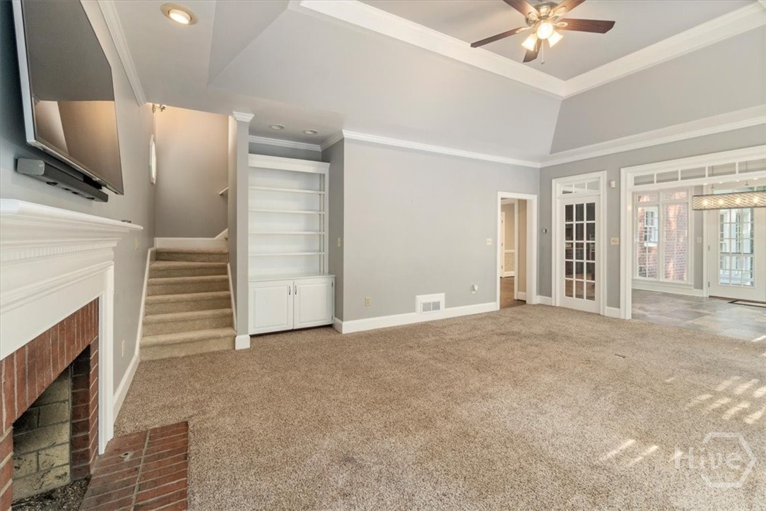 1080 Riverside Drive Property Photo 33