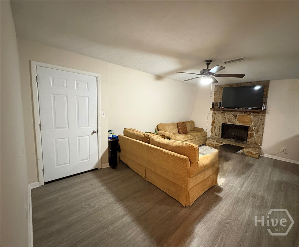 121/125 Live Oak Drive Property Photo 5