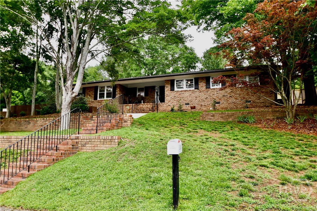 280 Valleybrook Drive Property Photo 1