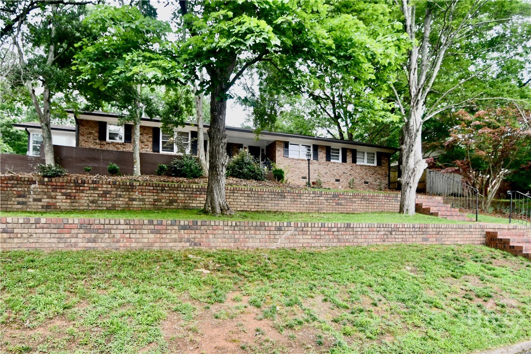 280 Valleybrook Drive Property Photo 2