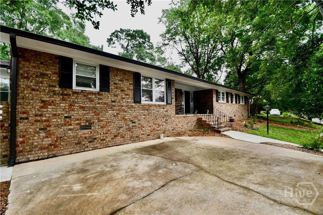 280 Valleybrook Drive Property Photo 6