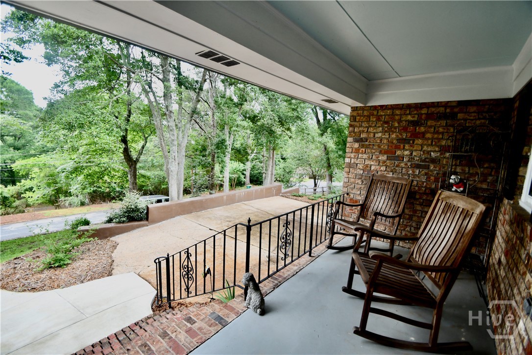 280 Valleybrook Drive Property Photo 10