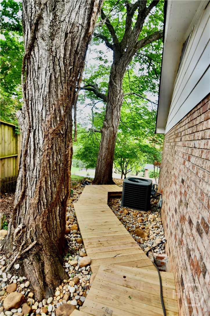 280 Valleybrook Drive Property Photo 49
