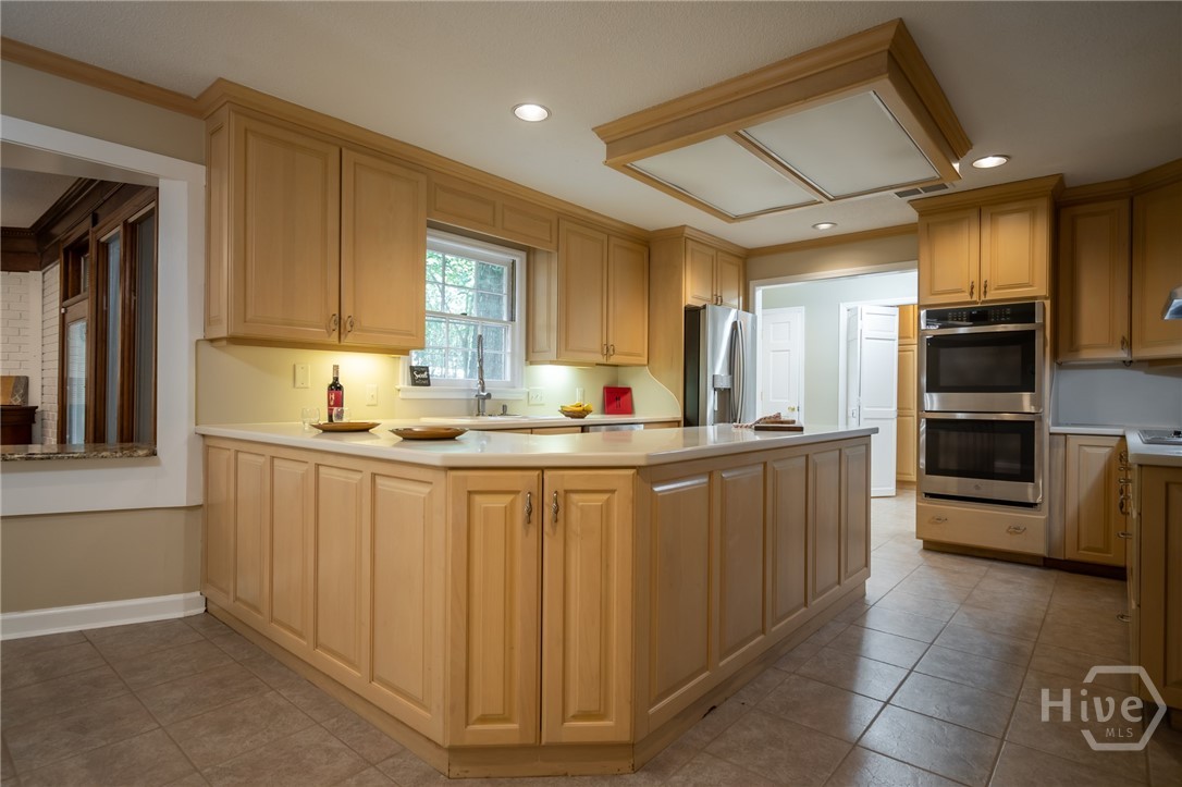 139 Lake Forest Drive Property Photo 3