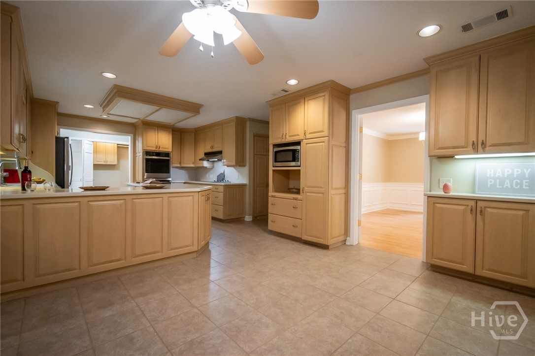139 Lake Forest Drive Property Photo 4