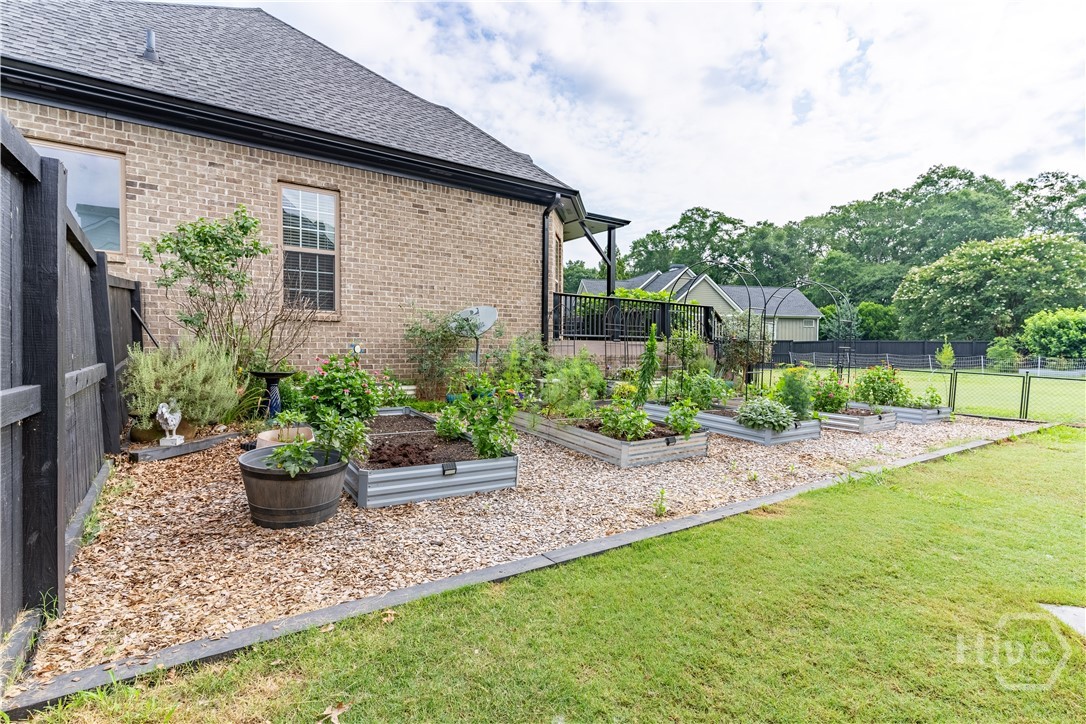 1070 Saint Albans Path Property Photo 8