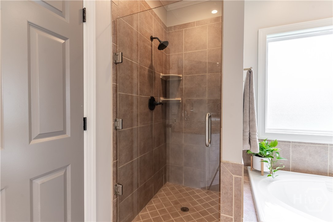 1070 Saint Albans Path Property Photo 26