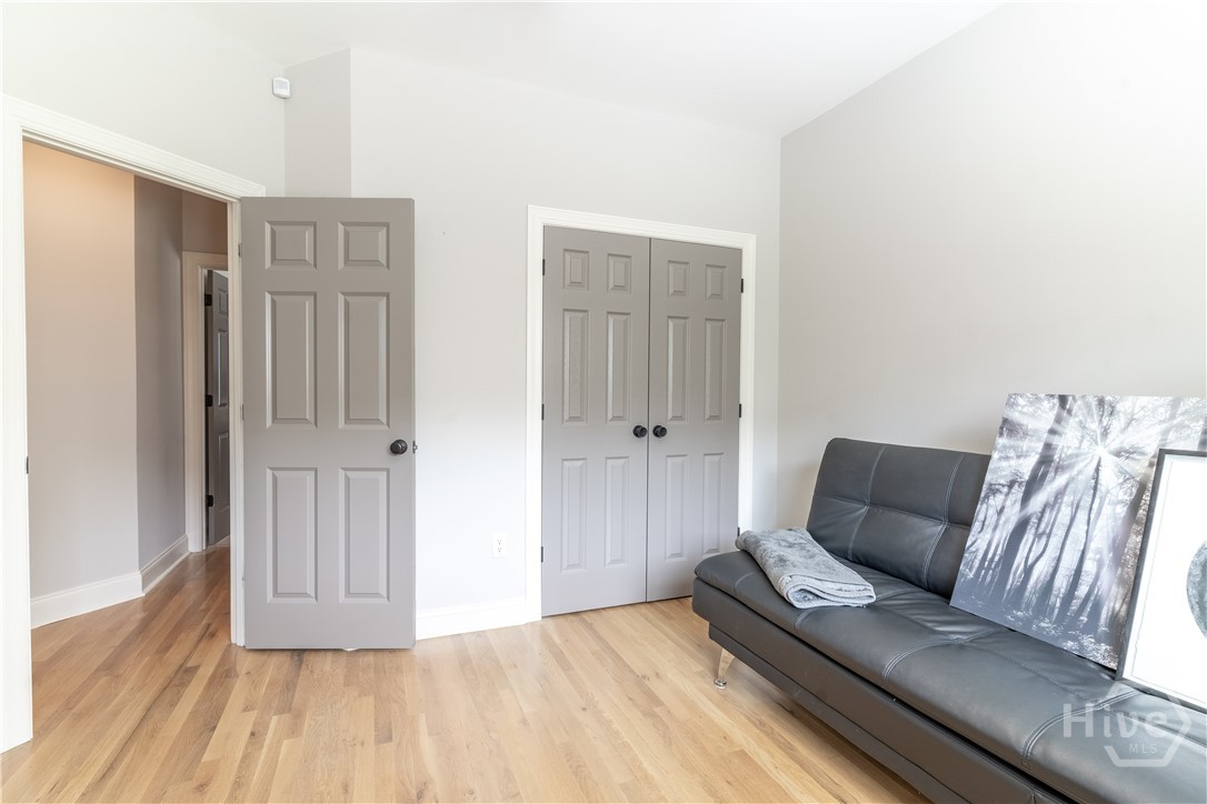 1070 Saint Albans Path Property Photo 36