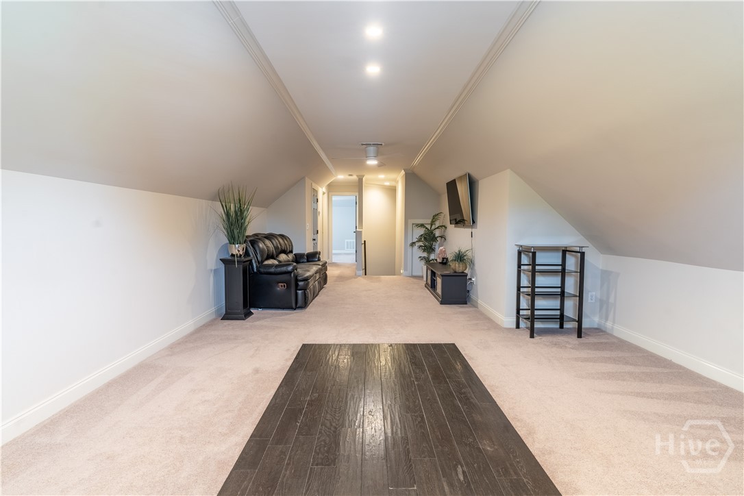 1070 Saint Albans Path Property Photo 41