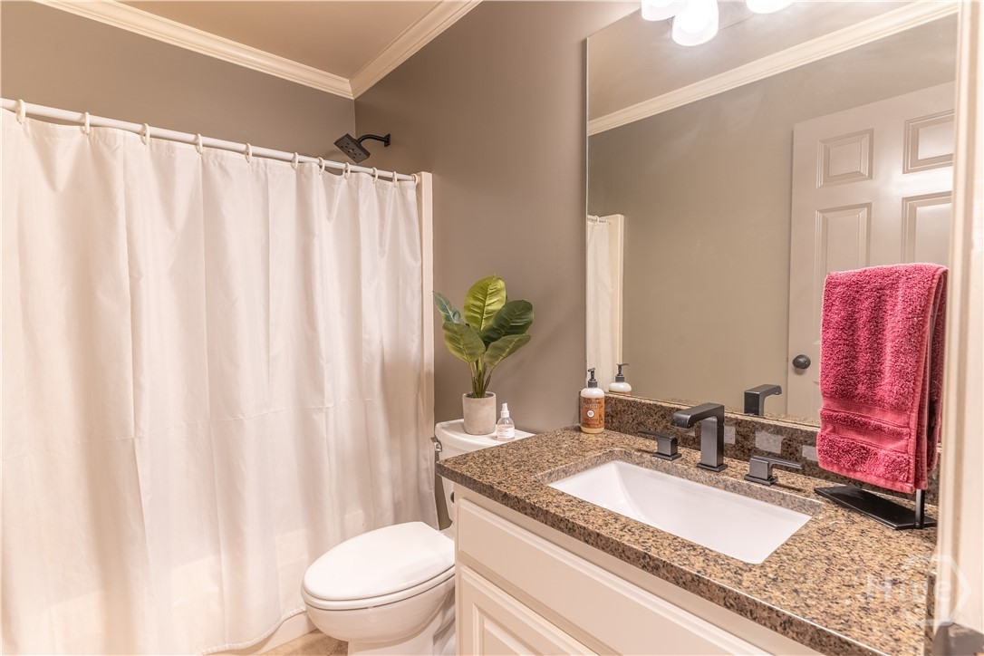 1070 Saint Albans Path Property Photo 42