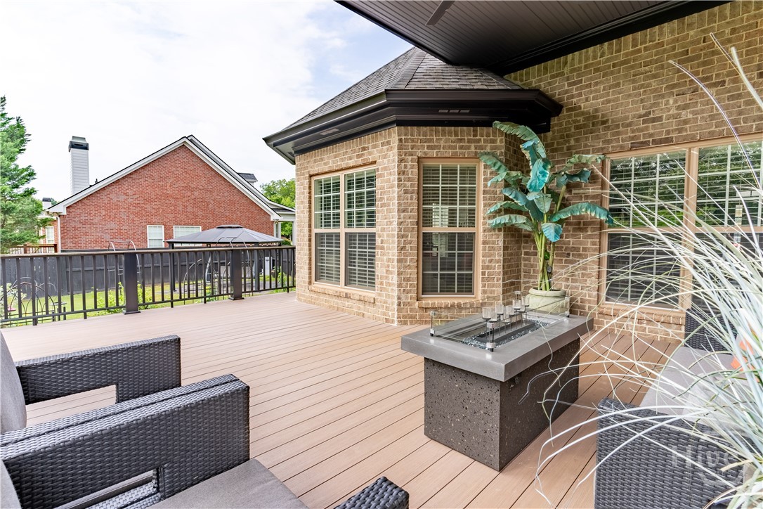 1070 Saint Albans Path Property Photo 47