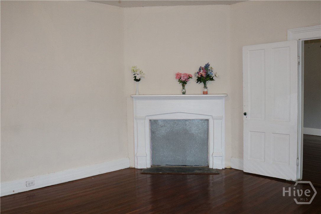 88 Railroad Avenue Property Photo 3