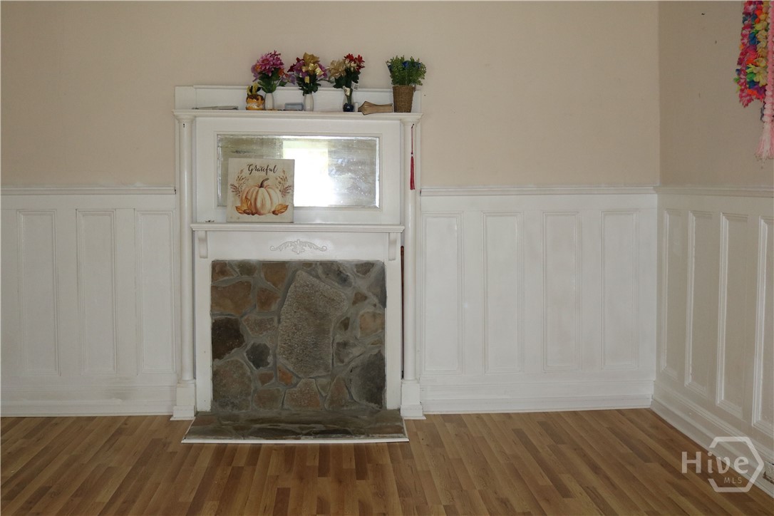 88 Railroad Avenue Property Photo 14