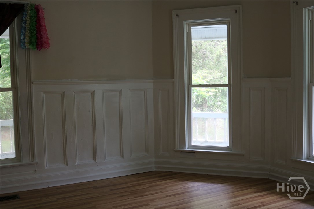 88 Railroad Avenue Property Photo 15