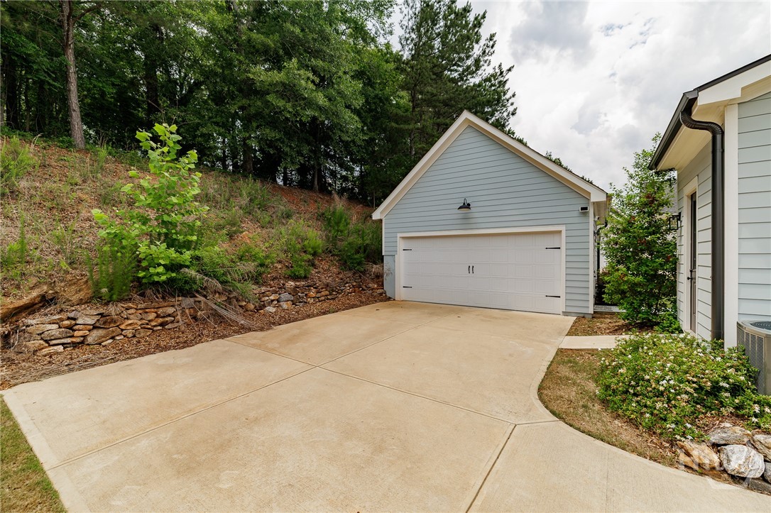 261 Highpointe Lane Property Photo 47