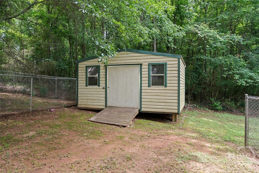 223 Sawdust Trail Property Photo 35