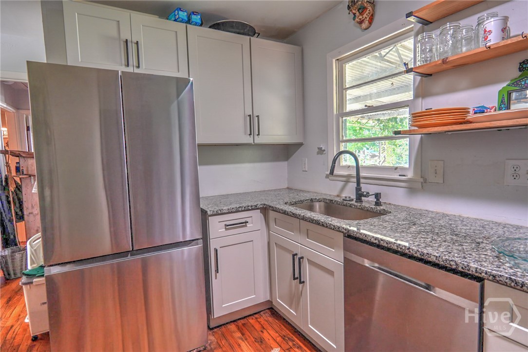665 Branch Street Property Photo 5