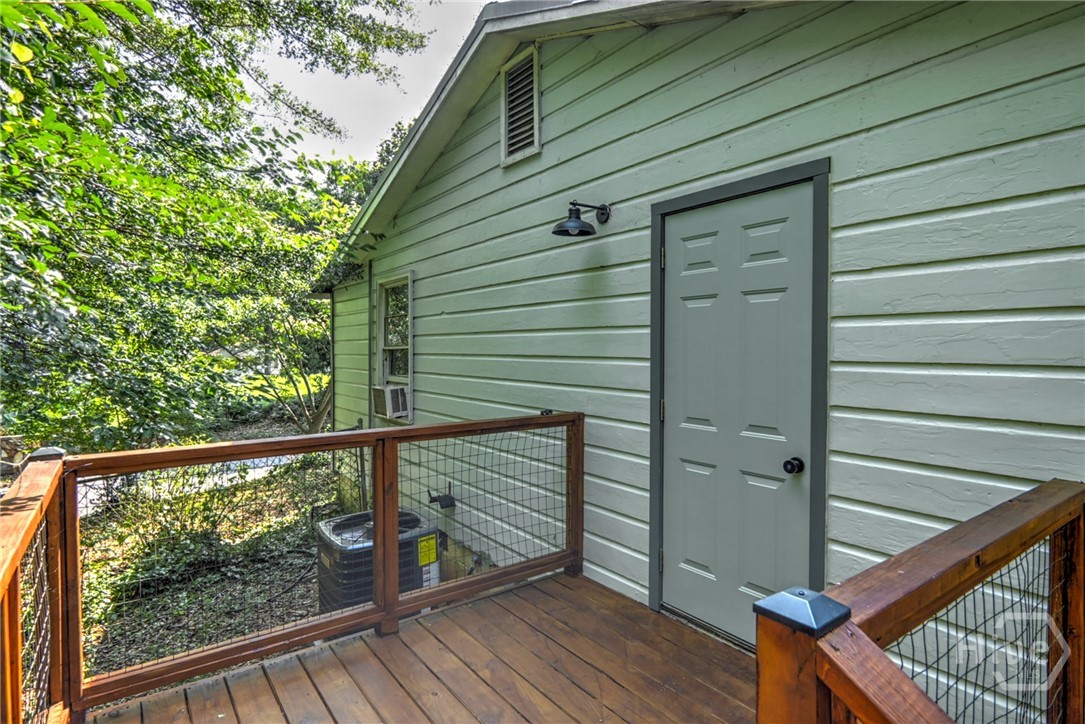 665 Branch Street Property Photo 9