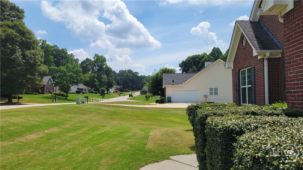 371 Summit Chase Drive Property Photo 2