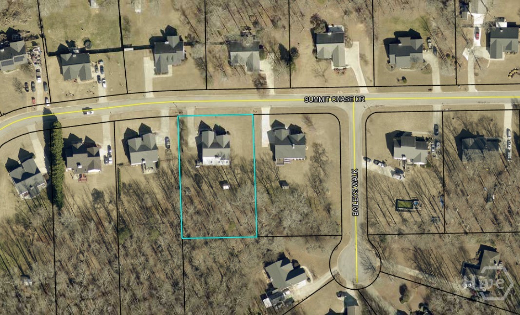 371 Summit Chase Drive Property Photo 4