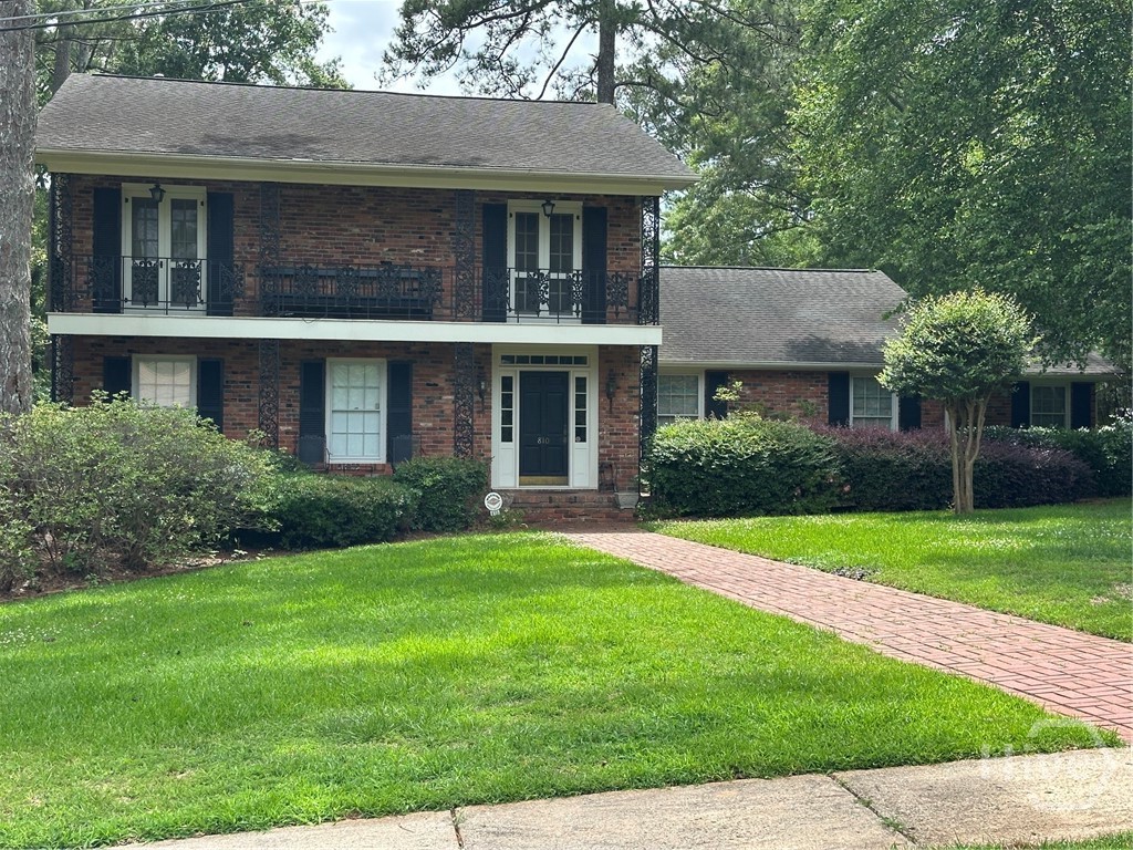 810 Stewart Avenue Property Photo 2