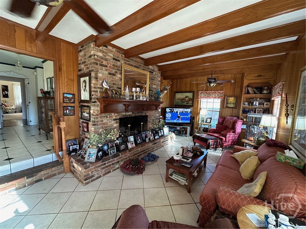 810 Stewart Avenue Property Photo 16
