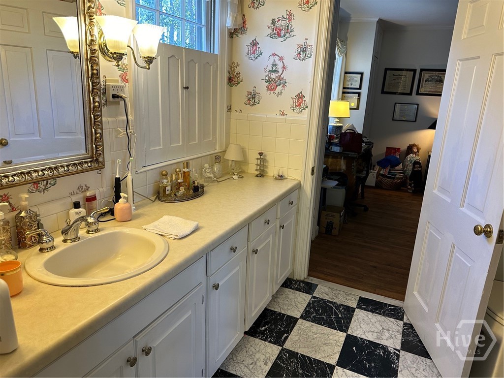 810 Stewart Avenue Property Photo 31