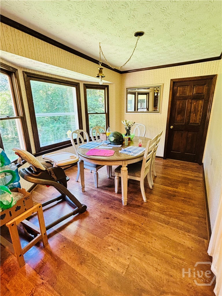 110 Saxon Woods Drive Property Photo 8