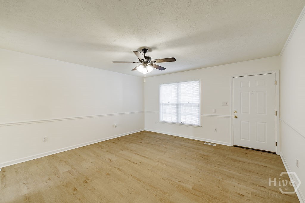 135 Longbranch Court Property Photo 4