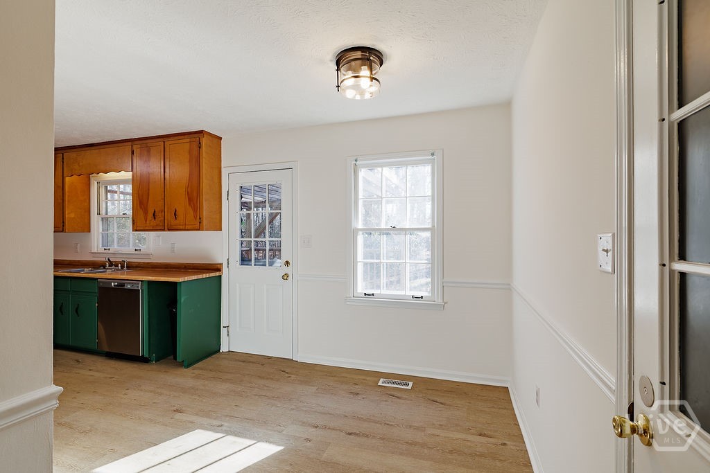 135 Longbranch Court Property Photo 5