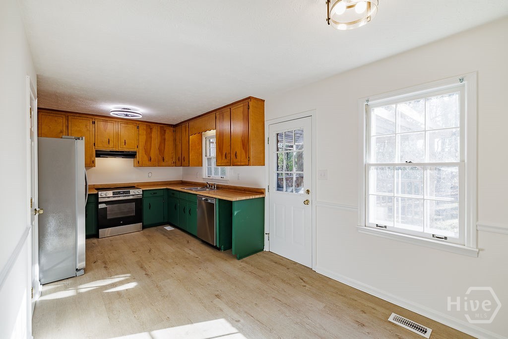 135 Longbranch Court Property Photo 8